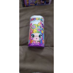 NWT DECORA GIRLS COLLECTIBLE DOLLS